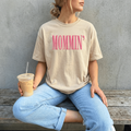 Mommin' tee